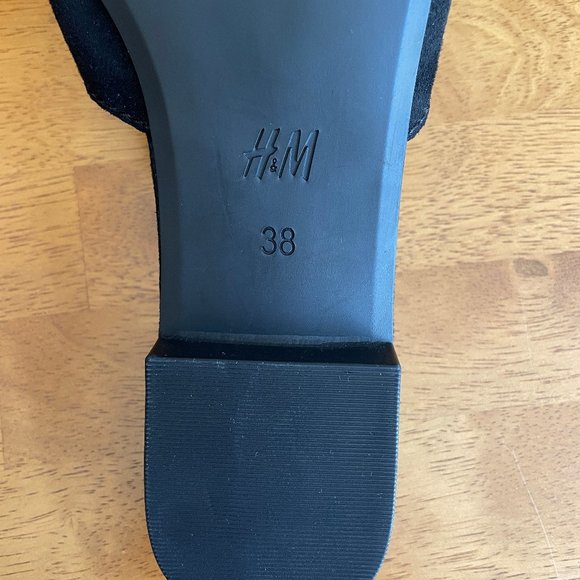 NWOT Size 38 black H&M velour sandal - Picture 3 of 4